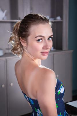 Alice Shea - Big Blue Eyes - Photo 6 by MetArt