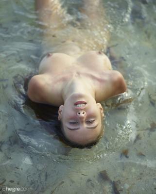 Alisa Amore - Ibiza Session - Photo 28 by Hegre