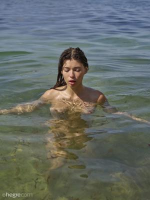 Anna Ralphs - Atlantic Ocean - Photo 47 by Hegre