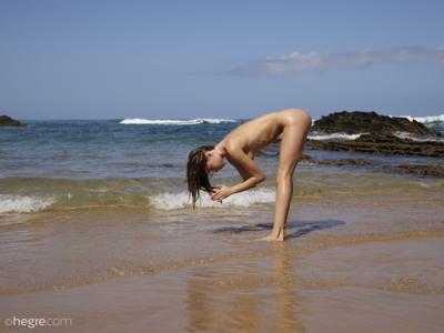 Anna Ralphs - Naked beach life - Photo 13 by Hegre