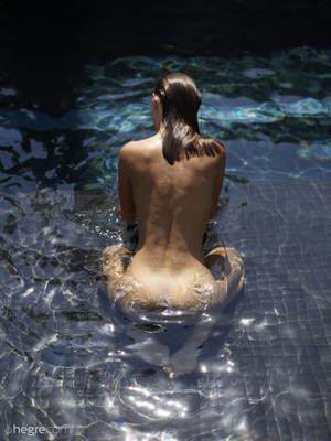 Anna Ralphs - floating - Photo 22 by Hegre