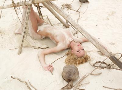 Anna Sbitnaya - Stranded - Photo 14 by Hegre