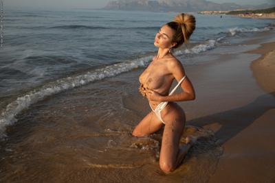 Anneth - Body In Motion 2 - Photo 11 by PhotoDromm
