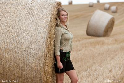 Carisha - Lucky - Photo 2 by Femjoy