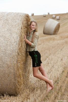 Carisha - Lucky - Photo 4 by Femjoy