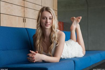 Carisha - Needs To Feel - Photo 3 by Femjoy