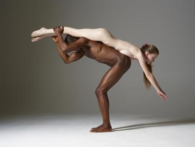 Emily Bloom - Acrobatics - Photo 35 by Hegre