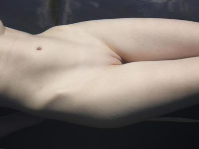 Emily Bloom - Black Pool - Photo 23 by Hegre