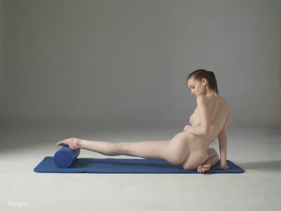 Emily Bloom - Fit and Fun - Photo 17 by Hegre