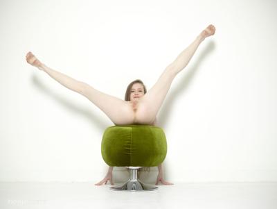 Emily Bloom - Naturally Nude - Photo 30 by Hegre