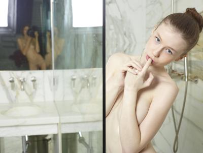 Emily Bloom - Peep Show - Photo 50 by Hegre