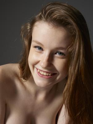Emily Bloom - table fantasy - Photo 45 by Hegre