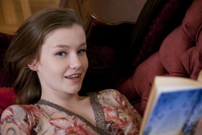 Emily Bloom - Veux - Photo 9 by SexArt