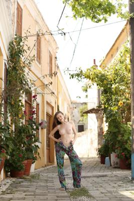 Emily Bloom - I Love Walking - Photo 52 by Watch4Beauty