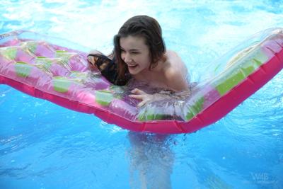 Emily Bloom - Smile - Photo 49 by Watch4Beauty