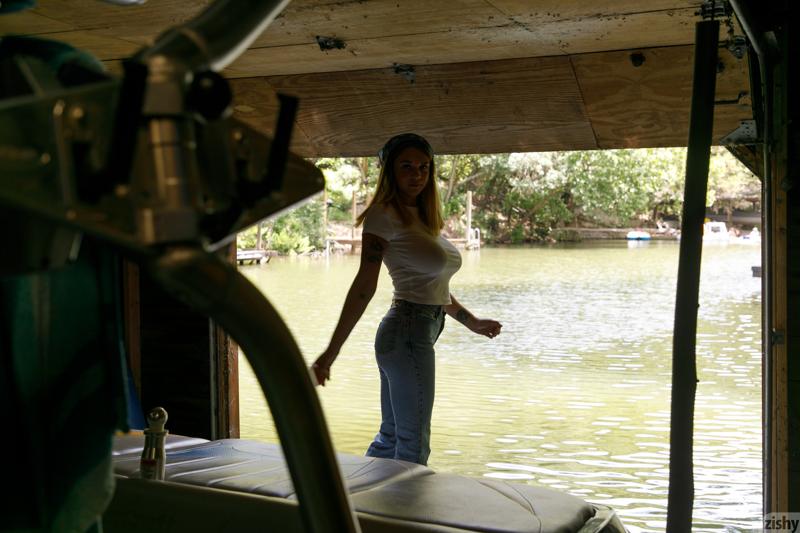 Gabbie Carter - Boats For Bullies - Photo 10 by Zishy