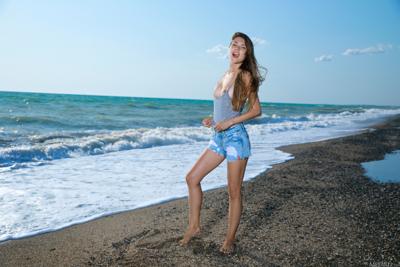 Georgia - Shoreline Stroll - Photo 15 by MetArt