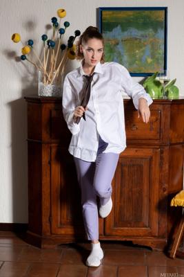 Guinevere Huney - Androgynous Style - Photo 11 by MetArt