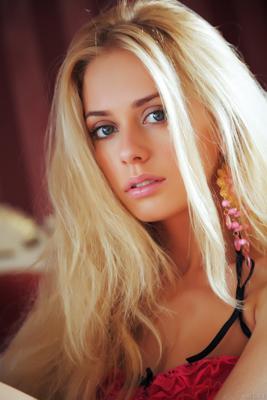 Jennifer Mackay - Kupeler - Photo 20 by MetArt