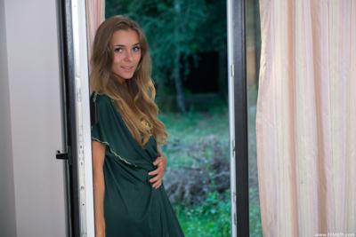Karissa Diamond - Waiting - Photo 6 by Femjoy