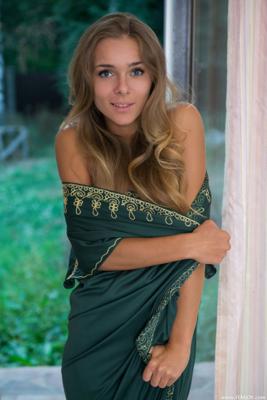Karissa Diamond - Waiting - Photo 11 by Femjoy