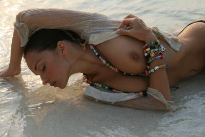 Katie Fey - TROPICS - Photo 31 by MetArt