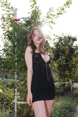 Mila Azul - Topless in Prague - Photo 20 by Watch4Beauty