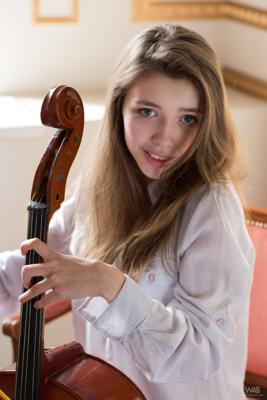Mila Azul - Violoncello - Photo 2 by Watch4Beauty