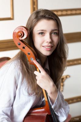 Mila Azul - Violoncello - Photo 4 by Watch4Beauty