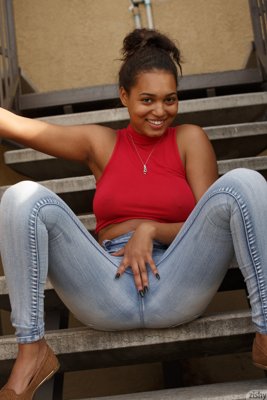 Noelle Monique - Plays Word Games - Photo 28 by Zishy