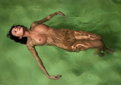 Orsi Kocsis - Green pool - Photo 33 by Hegre