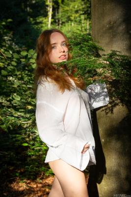 Rinna Ly - Sunlit Splendor - Photo 10 by MetArt