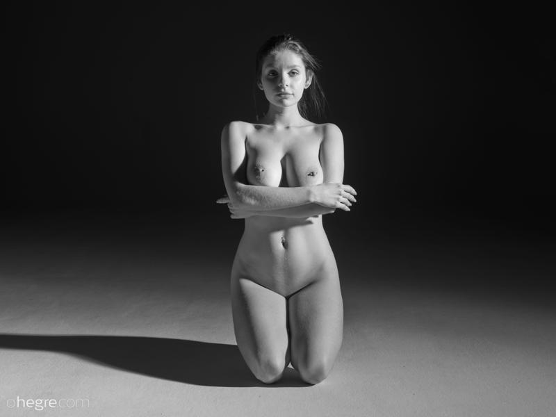 Samadhi Amor - B&W Nude Photography - Photo 3 by Hegre