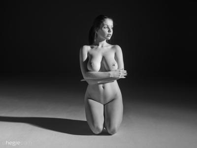 Samadhi Amor - B&W Nude Photography - Photo 5 by Hegre