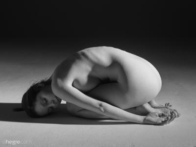 Samadhi Amor - B&W Nude Photography - Photo 41 by Hegre