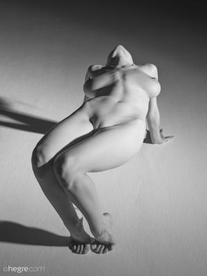 Samadhi Amor - Classical Nudes - Photo 7 by Hegre