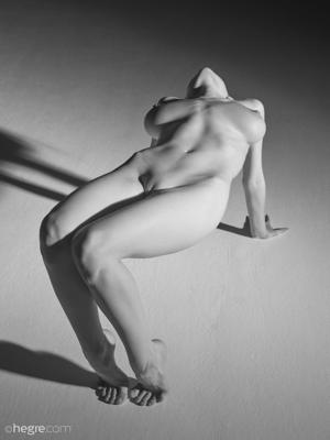 Samadhi Amor - Classical Nudes - Photo 8 by Hegre