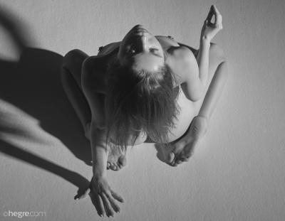 Samadhi Amor - Erotic Exhibition - Photo 38 by Hegre