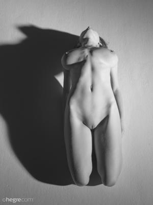 Samadhi Amor - Nude Body Art - Photo 21 by Hegre