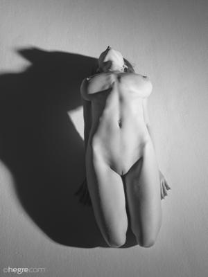 Samadhi Amor - Nude Body Art - Photo 22 by Hegre