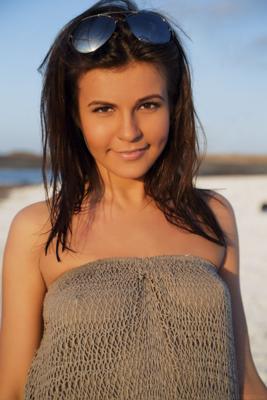 Zelda B - Ocean Bound - Photo 8 by MetArt